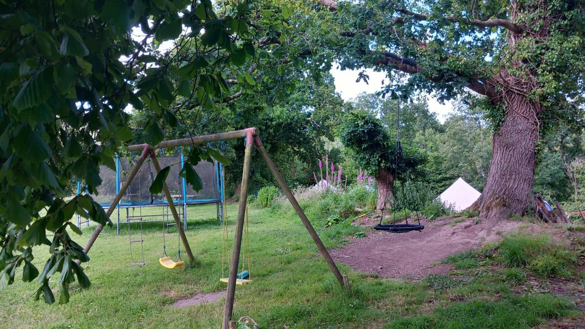 Tente Insolite En Pleine Nature Treduder Buitenkant foto